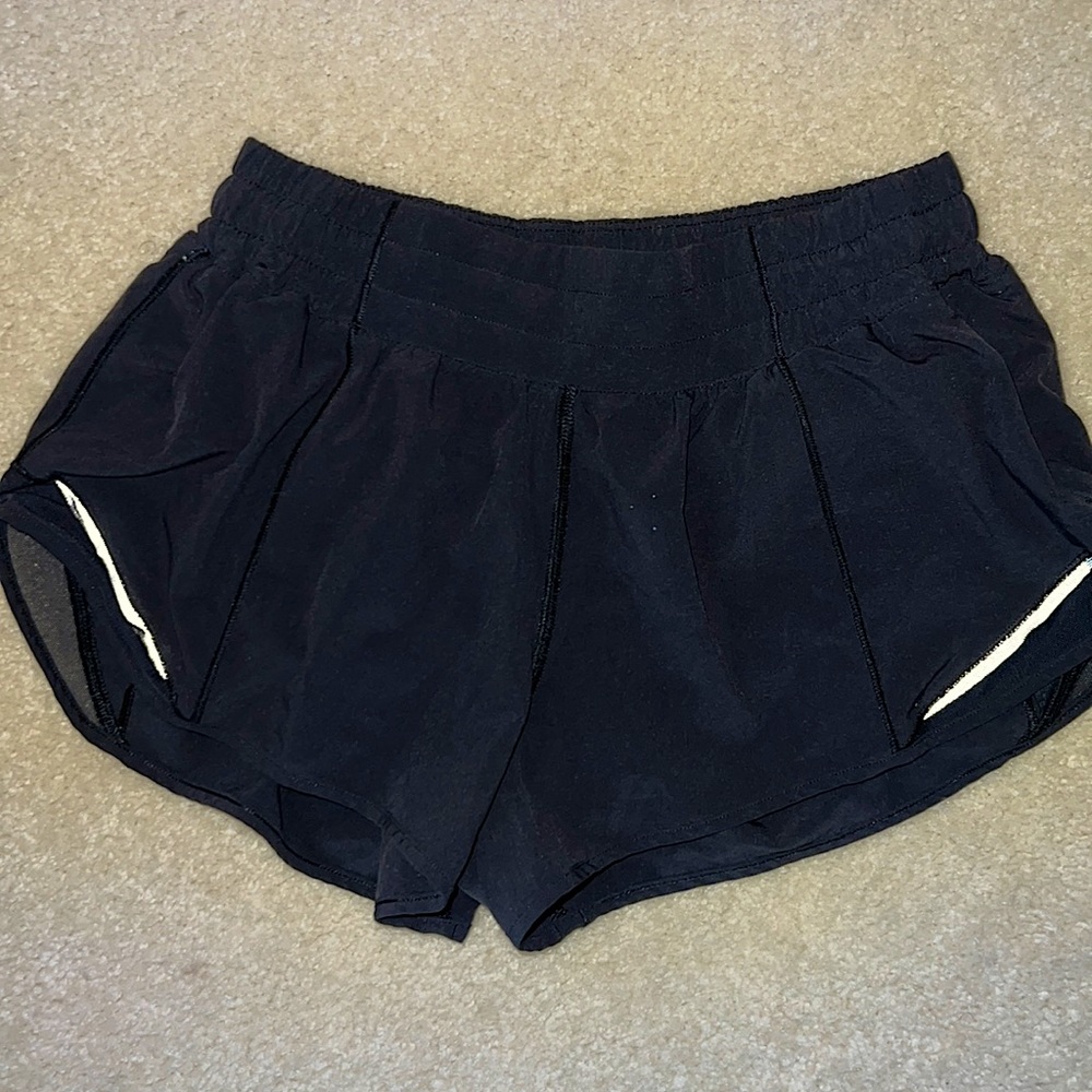 BLACK LULULEMON HOTTY HOT SHORTS